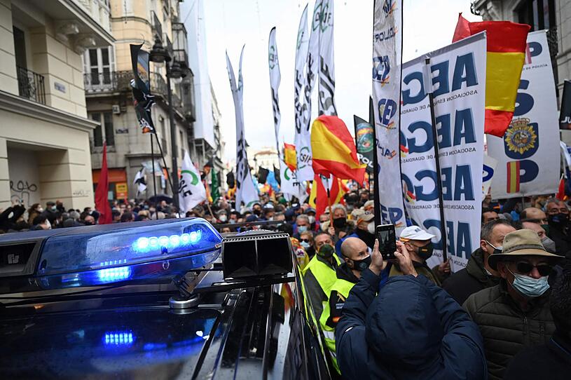 Spaniens Streit um das "Knebelgesetz"