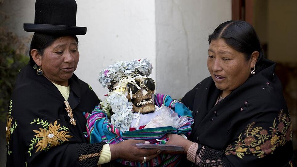 Bolivien: Der Kult um den Totenschädel