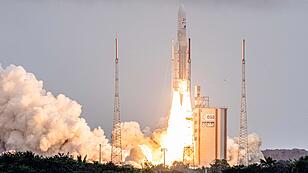 Ariane Trägerrakete mit Weltraum-Teleskop James Webb gestartet